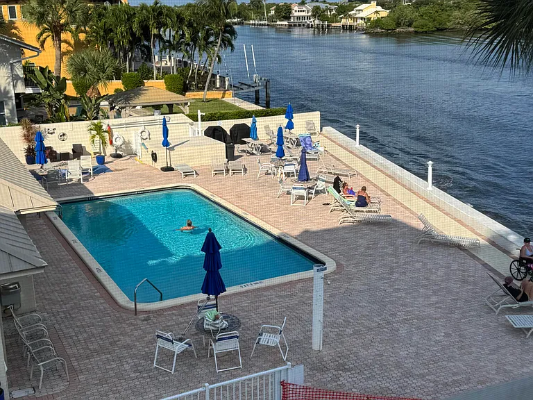 650 Snug Harbor Dr #G301 — Photo 32