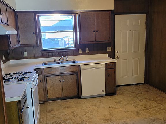 5th image of 3008 Stanford St #B