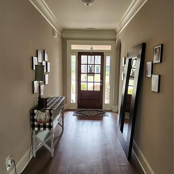 194 Yorkshire Ln — Photo 3