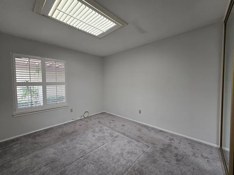 2960 Hyde Park Cir — Photo 12
