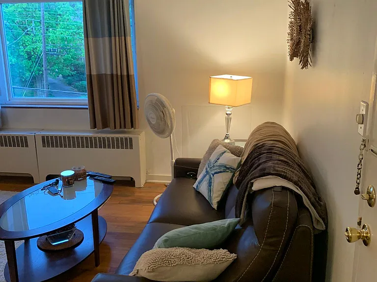 109 Parkside Ave — Photo 2