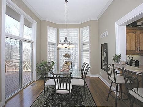 5th image of 8104 Forest Park Dr