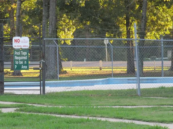 721 Windwood Dr, Livingston, TX 77351