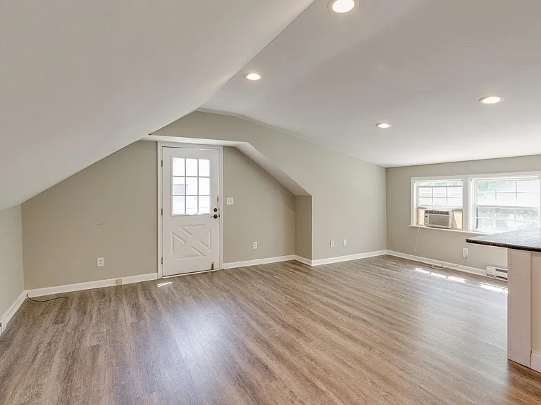 253 Thuss Ave #2 — Photo 6