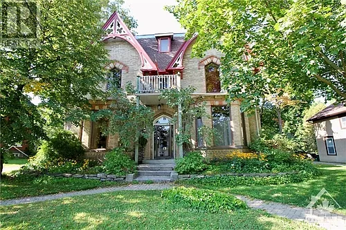 388 King St W #9 Photo 1