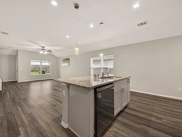 10411 Meadow Saffron Dr — Photo 14