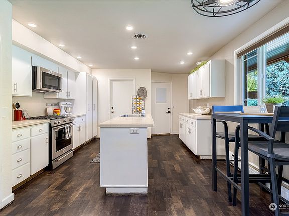 5th image of 1700 Hilbrooke Drive