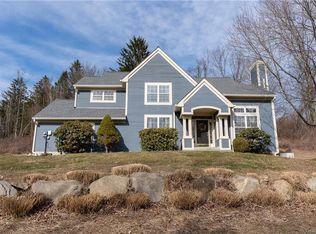 26 Bridle Way, Pawling, NY 12564
