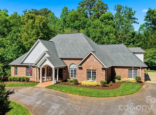 890 18th Avenue Ct NW, Hickory, NC 28601