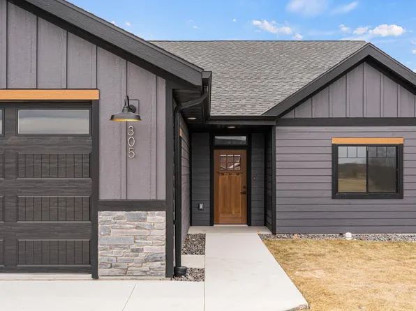305 Stoddard St, Houston, MN 55943