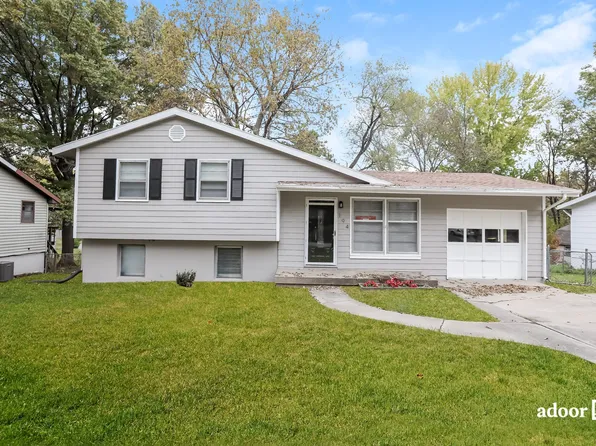 194 Jackson Ave, Liberty, MO 64068