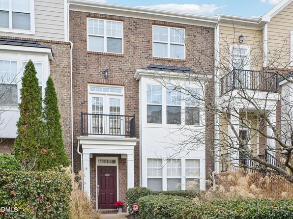 9238 Wooden Rd, Raleigh, NC 27617