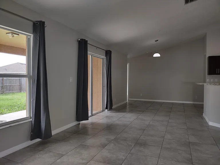 151 SW South Wakefield Cir — Photo 6