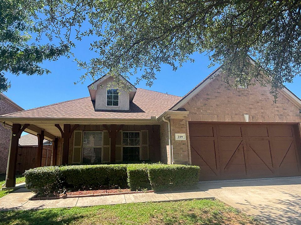 1st image of 209 Moonlight Dr