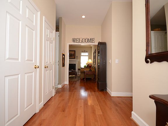 4th image of 429 Willow Bend Dr