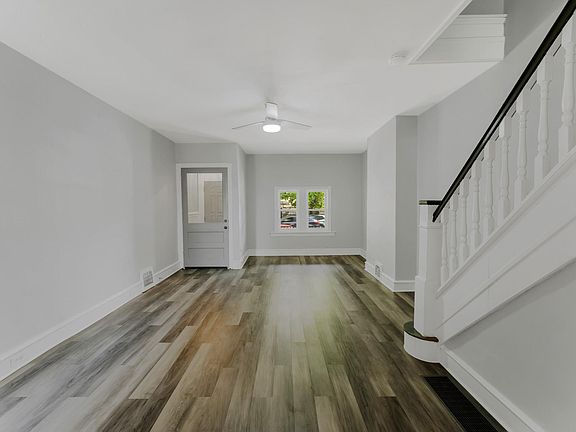 4th image of 3026 W Oxford St