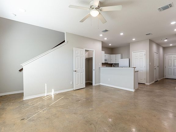 4th image of 6906 Crestway Dr #2