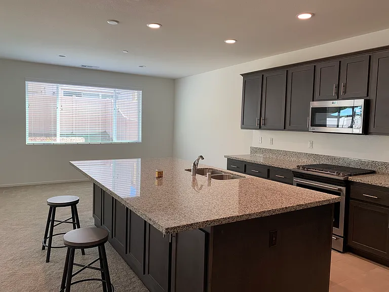 38505 Fairfield Hts — Photo 9
