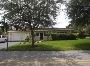 10555 SW 77th Ct, Pinecrest, FL 33156