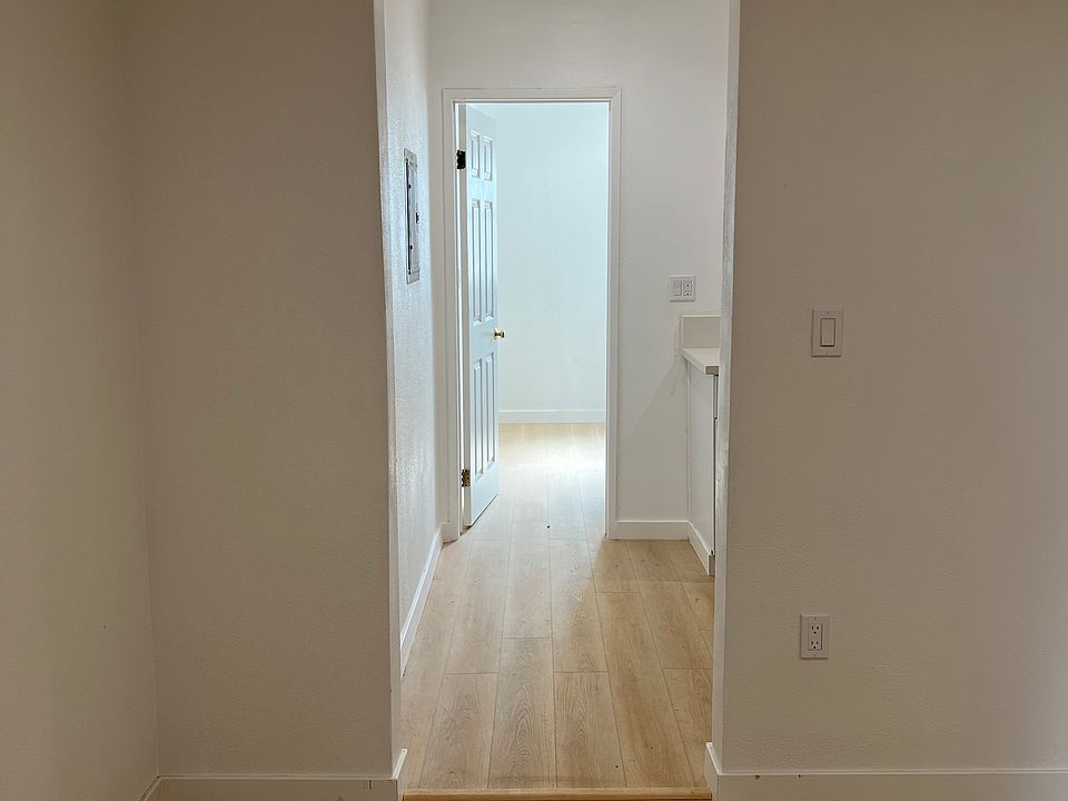 Entrance to Kitchen
