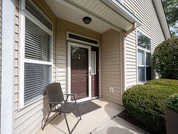 4th image of 10227 Eller Creek Dr