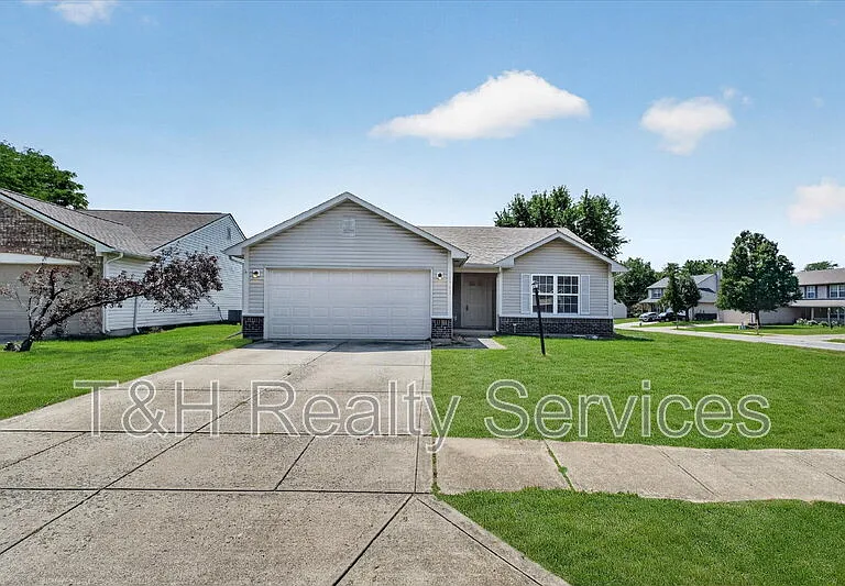 10341 Whitewater Ln — Photo 2