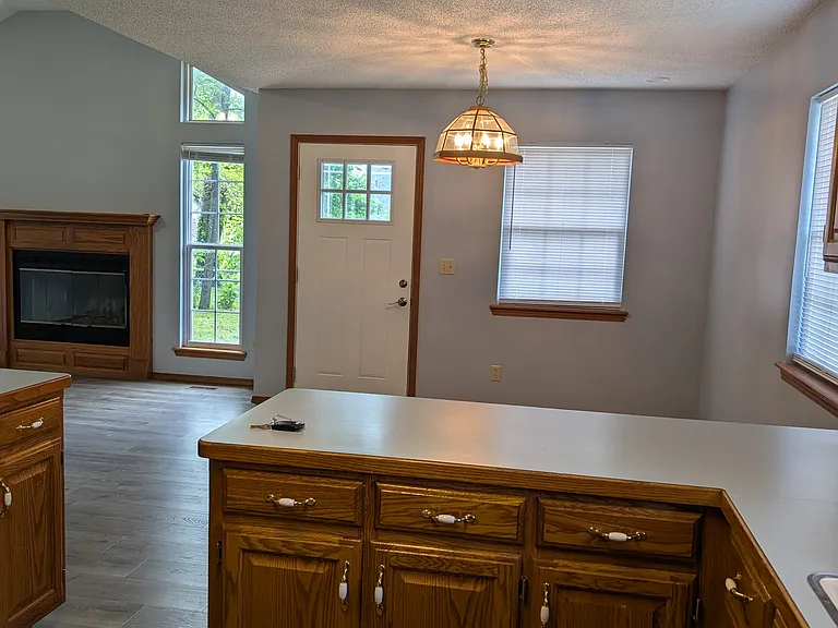 1910 Bluebird Dr — Photo 10