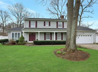 8 Loretta Ct, Centereach, NY 11720