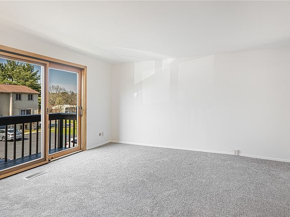 4th image of 104 Bellwood Ct