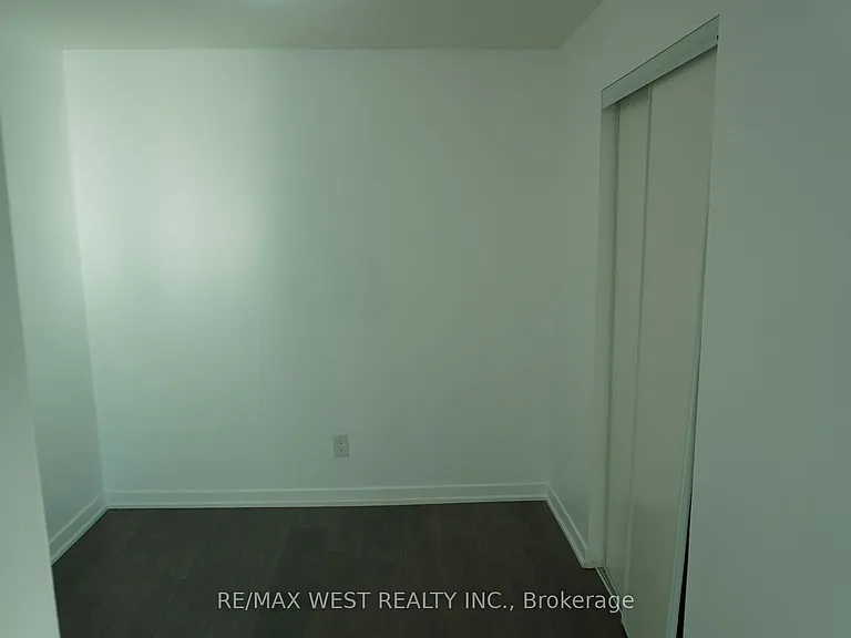 150 E Liberty St #812 — Photo 9