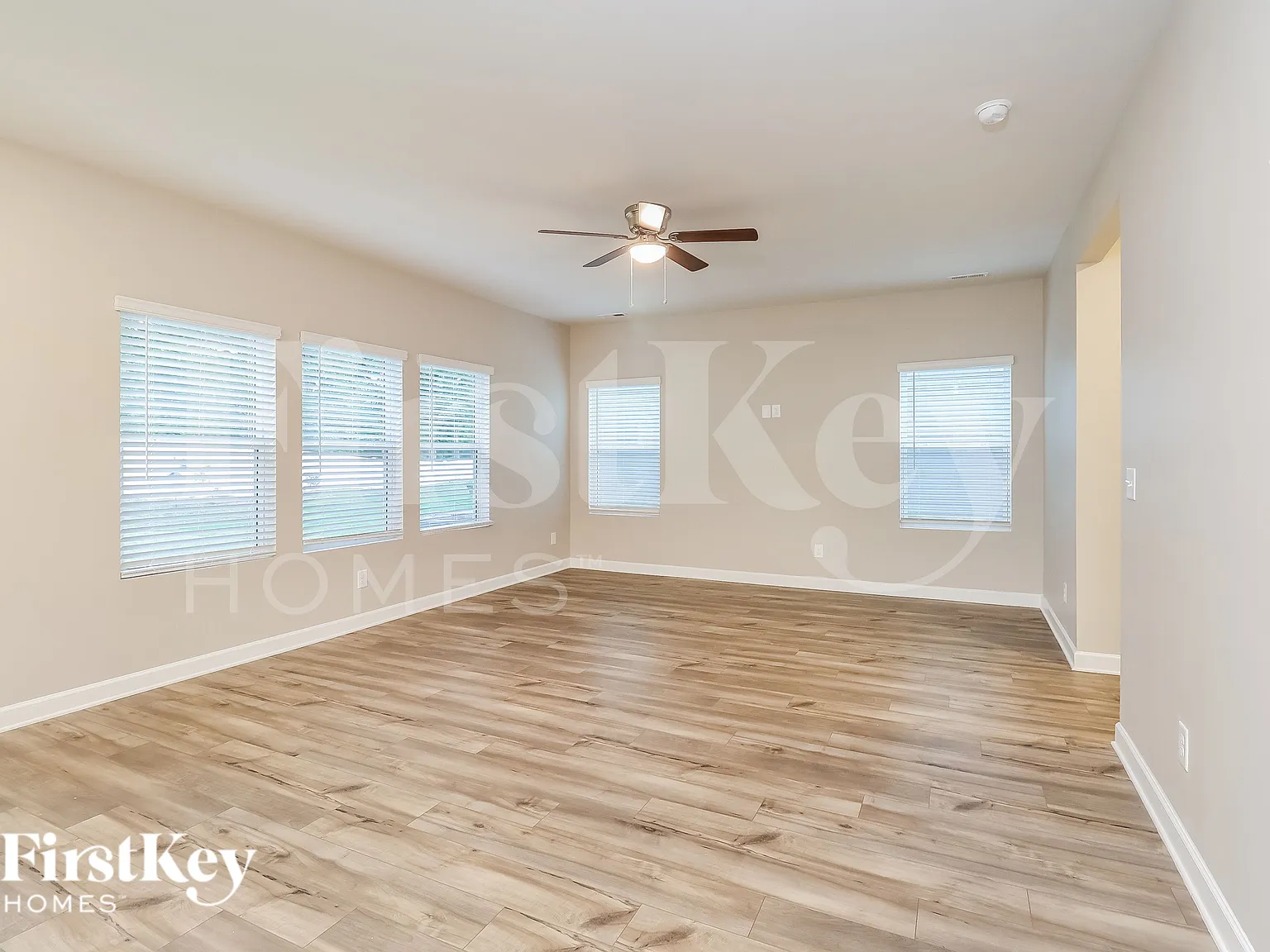 4 bed, 2.5 bath, 2558 sqft, $2,455 — Photo 3