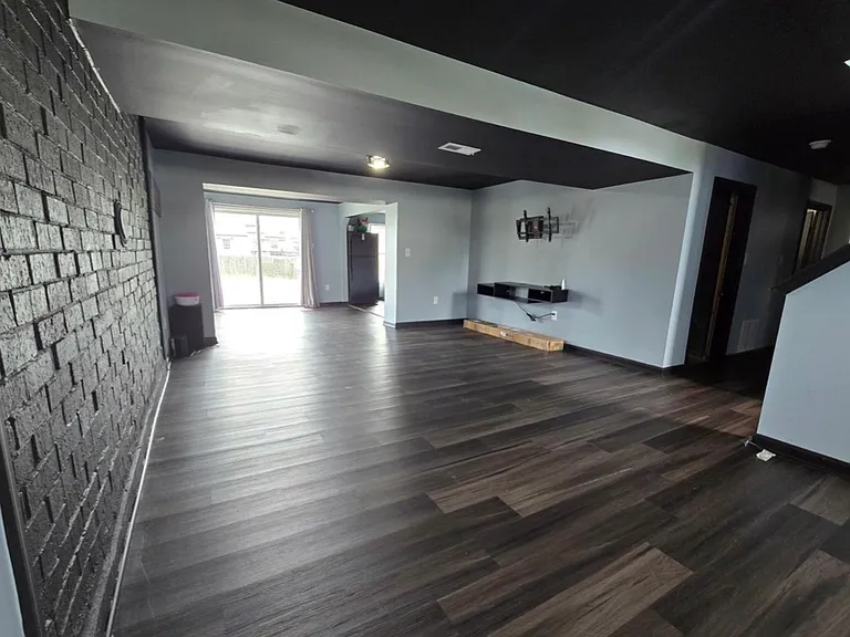 7513 Saffron Ct — Photo 35