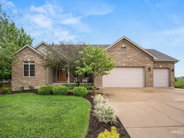724 Emanuel Ln, Sycamore, IL 60178