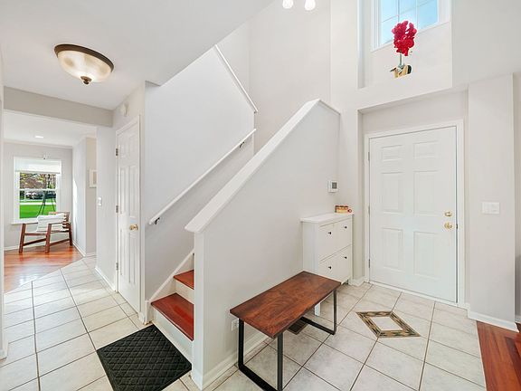 5th image of 1282 Berkshire Ln