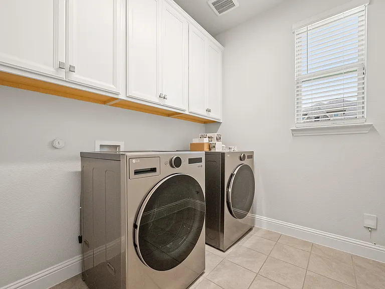 1716 Elise Ln — Photo 24