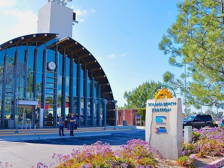 Train Station (Parking is free)