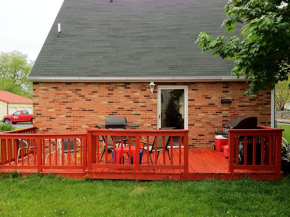 2nd image of 394 Yorkshire Dr