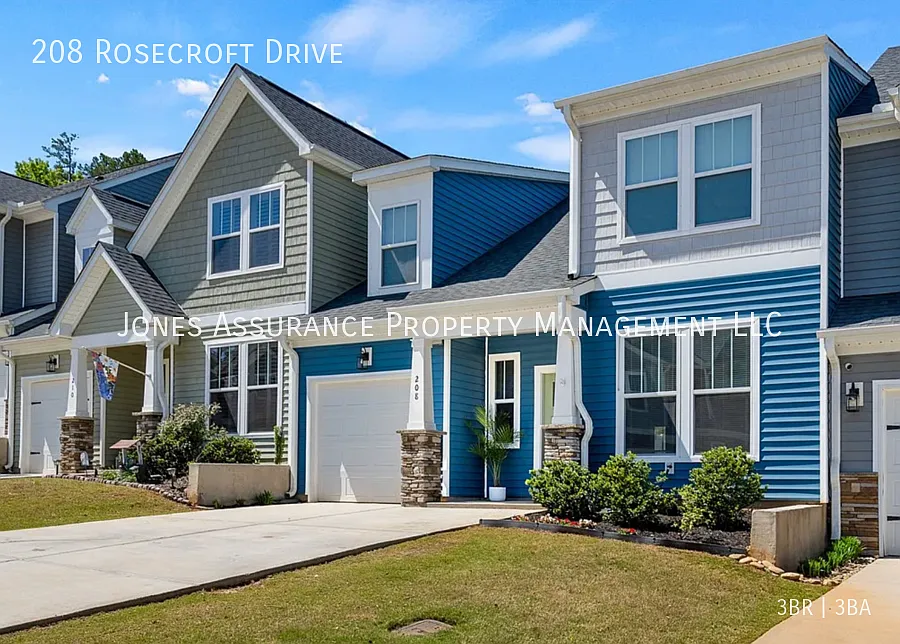 Spacious 3-Bedroom Home in Easley — Photo 1