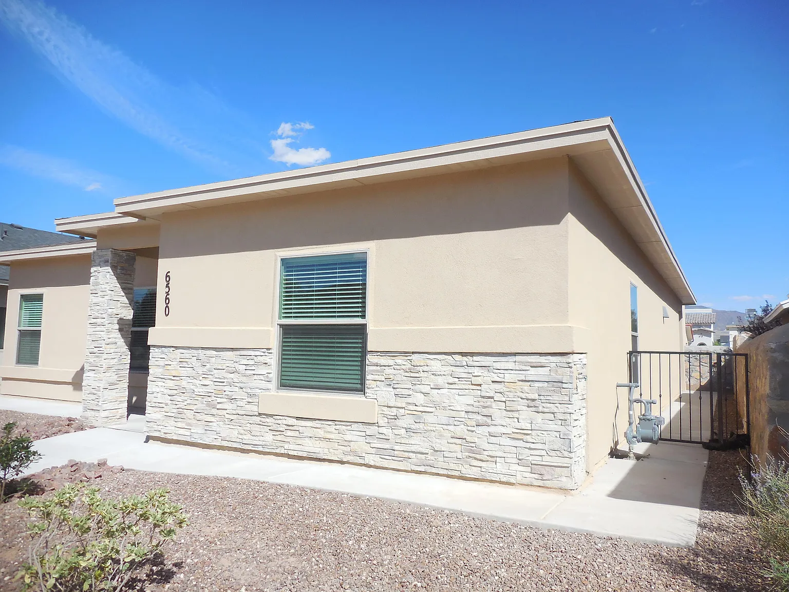 3 bed, 3.0 bath, 1498 sqft, $1,850 — Photo 3