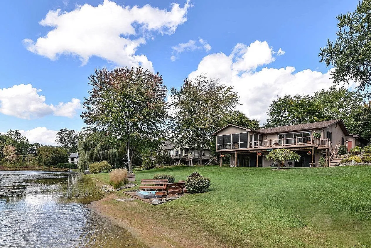 3586 Mary Ann Dr photo 1