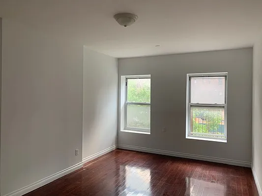 Rented by Salon Realty Corp | media 7