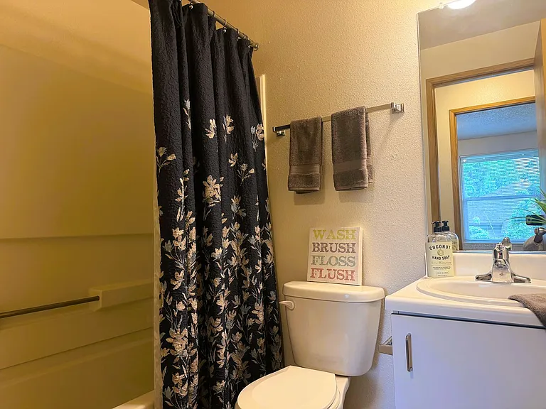 The Heights Apartments — Photo 7