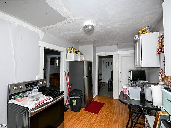 3rd image of 3641 Independence Rd