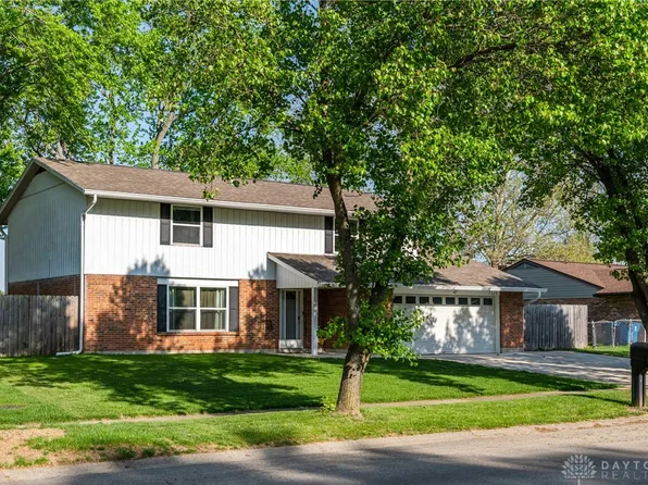 7519 Rustic Woods Dr, Huber Heights, OH 45424
