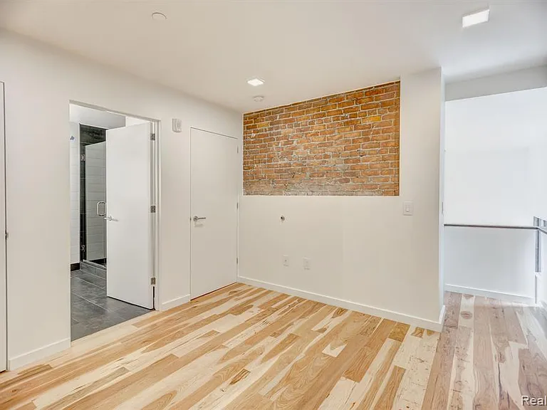1454 Townsend St #303 — Photo 23