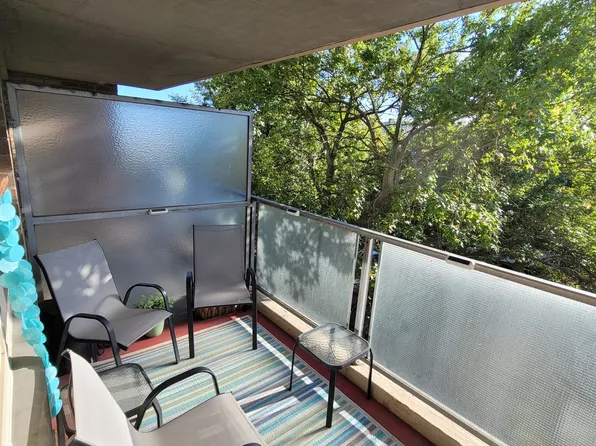 971 Jerome Street image 2 of 10