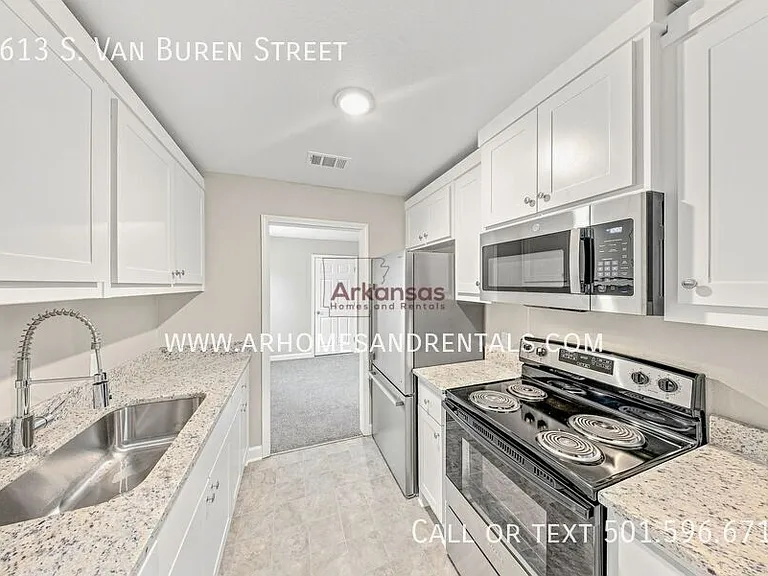 2613 S Van Buren St — Photo 4