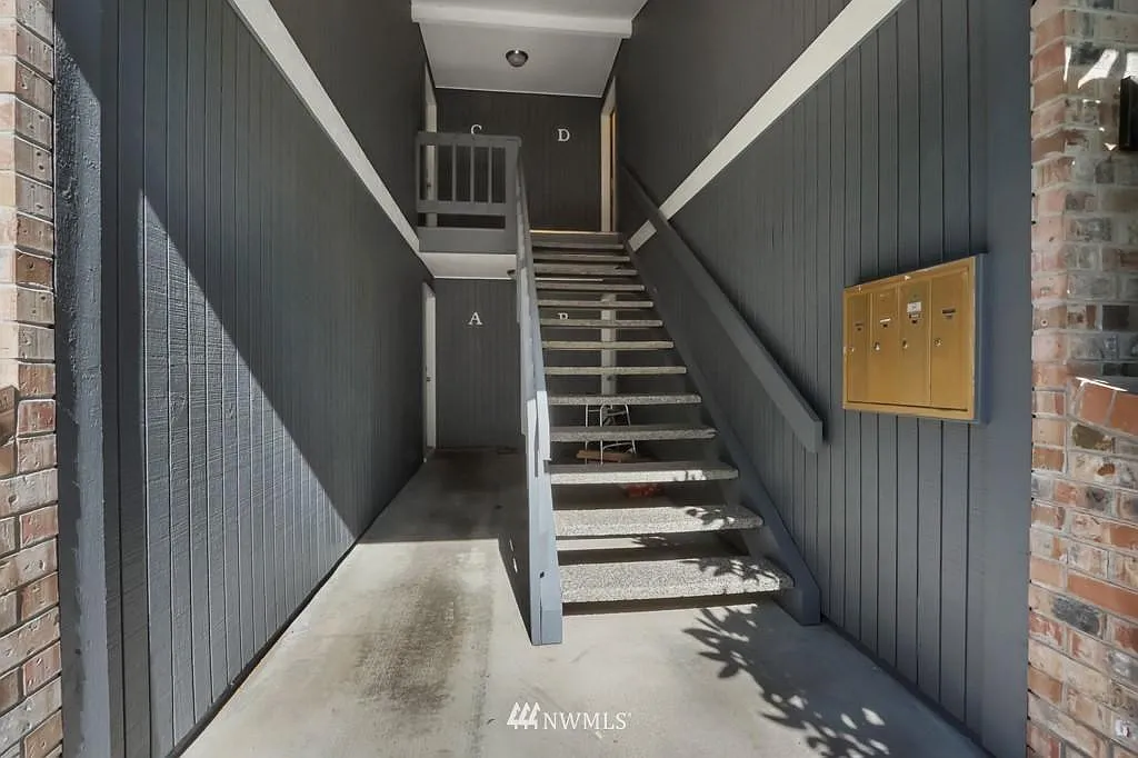 Building Photo - 3723 S Orchard St #D