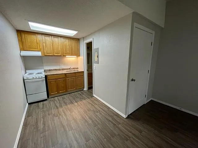 3593 Bld #9 
Studio