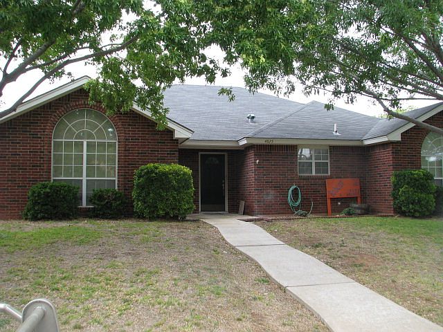 1st image of 4825 Scarlett Oak Dr